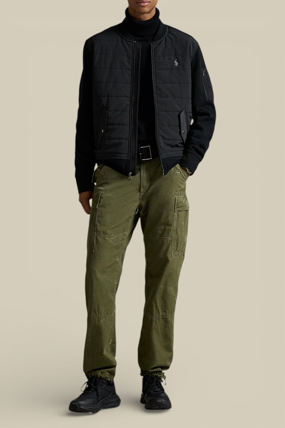 תמונת כל הלוק של ז'קט בומבר